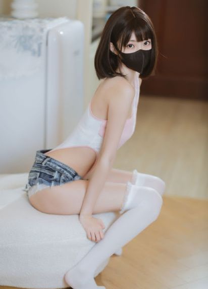 欧美风情泳装_HD免费高清观看